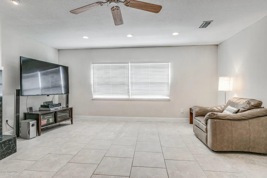 Photo of 171 E Haven Drive