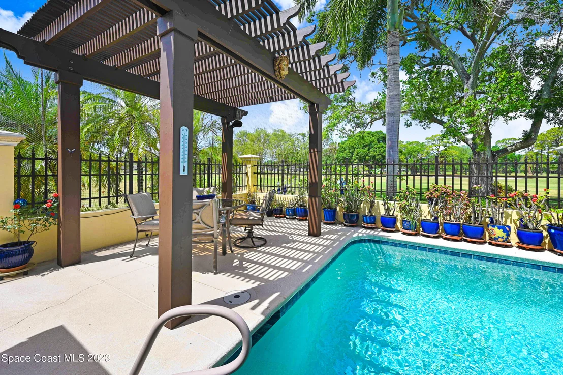 Photo of 1102 Fairlawn Drive