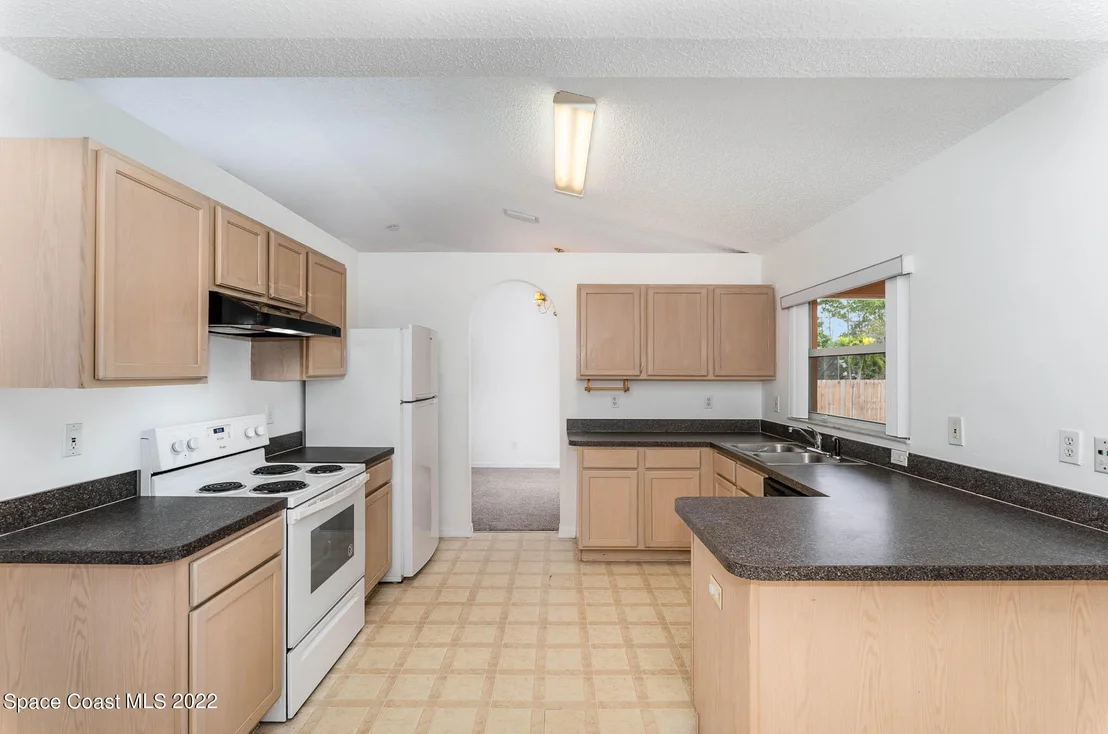 Photo of 1707 Elmhurst Circle SE