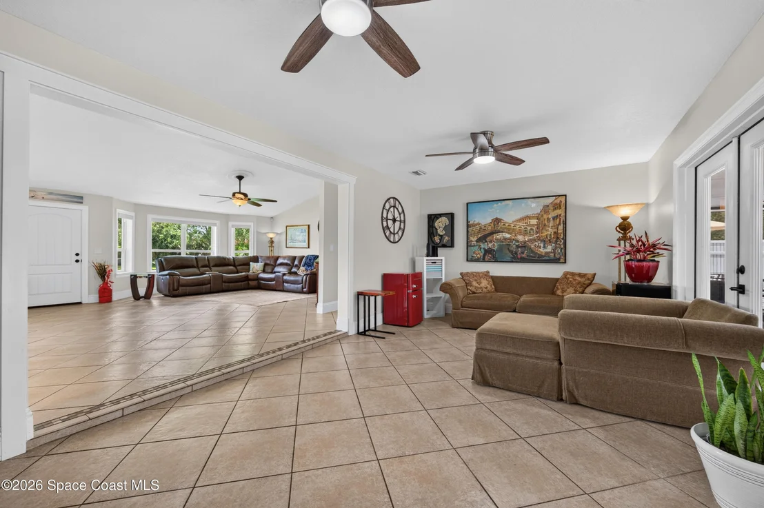 Photo of 5365 Pine Street