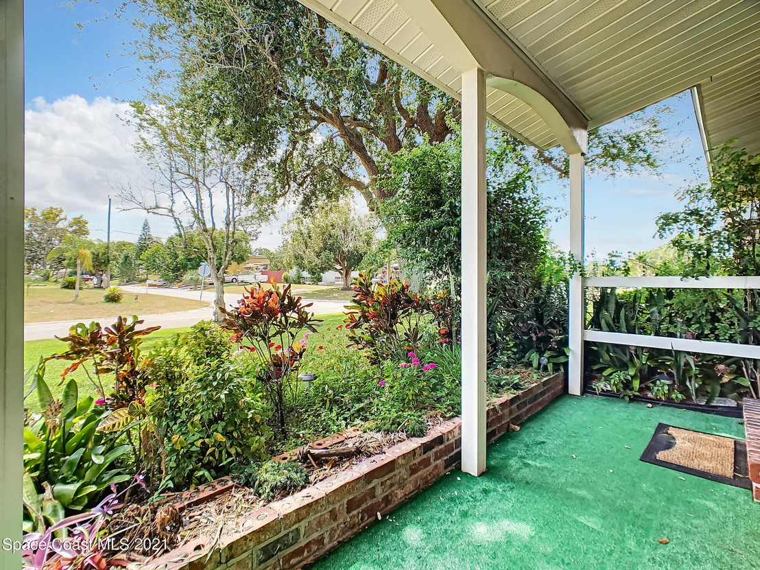 Photo of 940 Forest Road