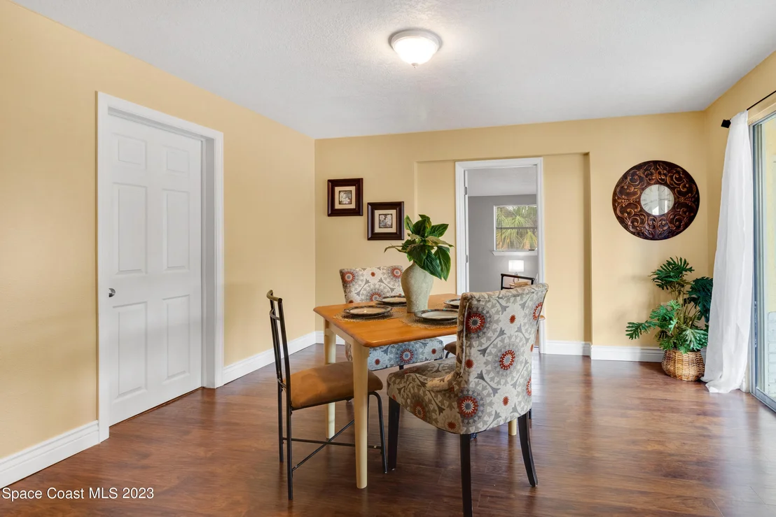 Photo of 1297 Ridgewood Drive