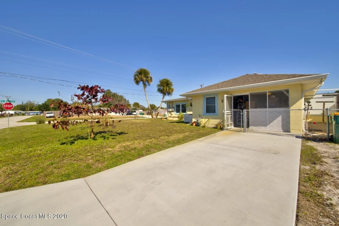 Photo of 301 Orchid Boulevard
