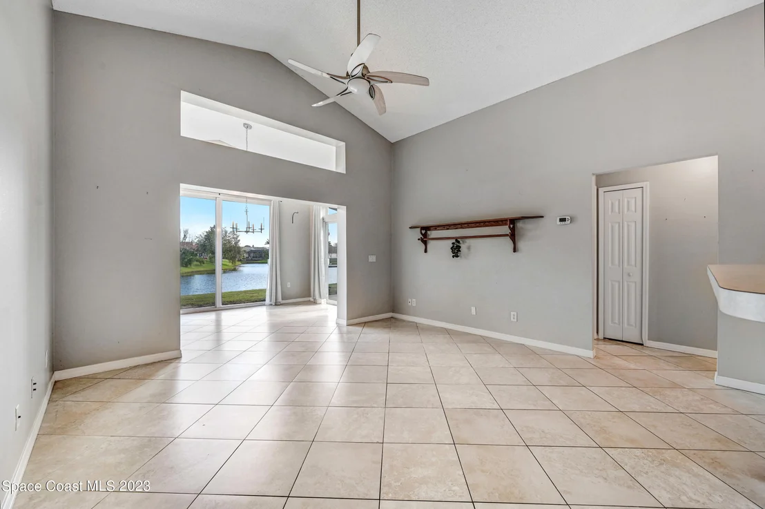 Photo of 895 Shaw Circle