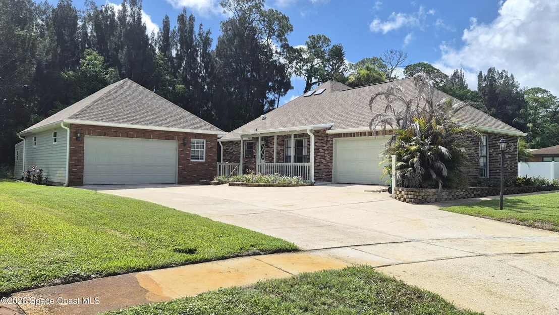 Photo of 664 Manor Place