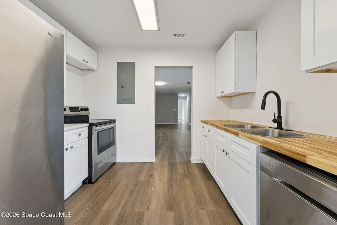 Photo of 1061 Bianca Drive NE