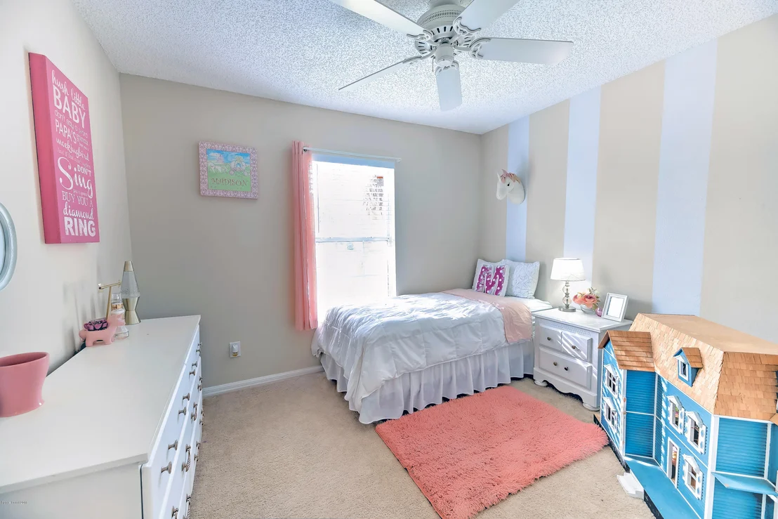 Photo of 977 Villa Drive