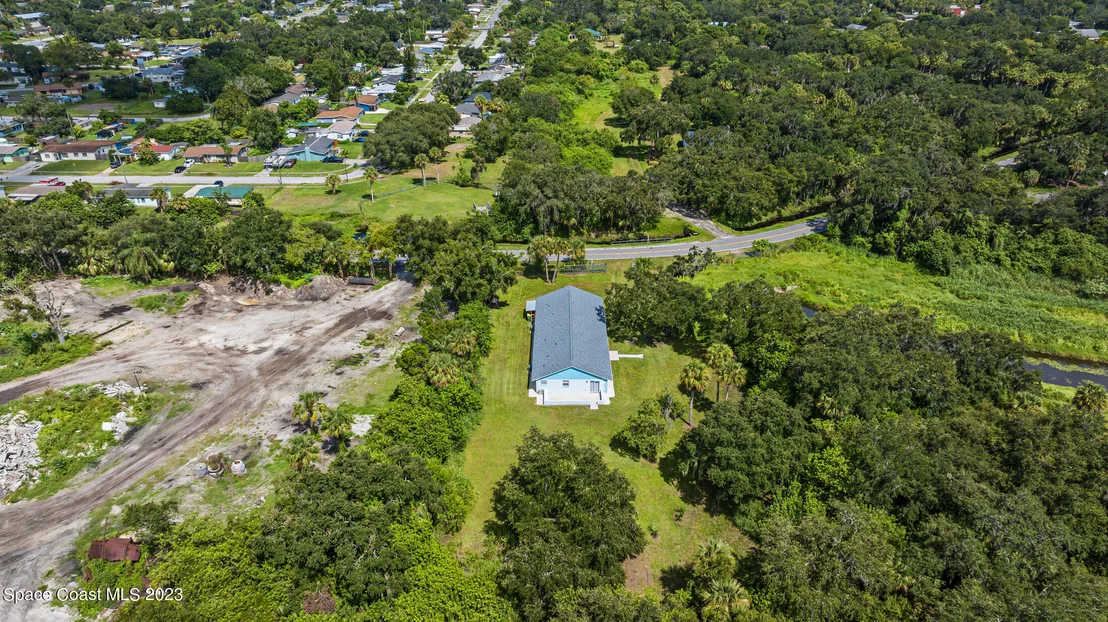 Photo of 472 Gray Road