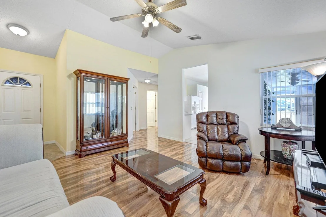 Photo of 1180 Goldenrod Circle NE