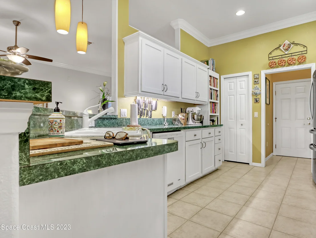 Photo of 904 Suntree Woods Drive