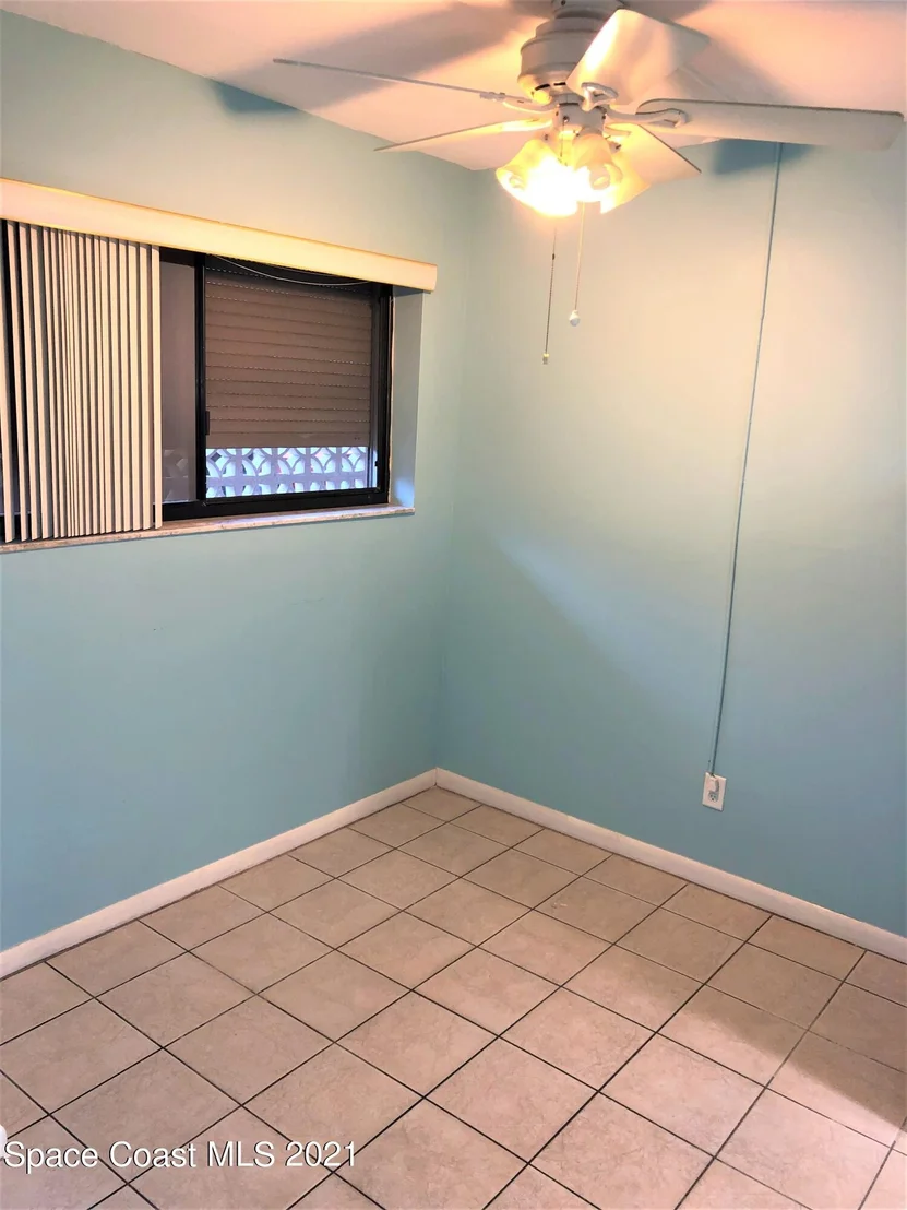 Photo of Unit 105 at 3901 Dixie Highway NE