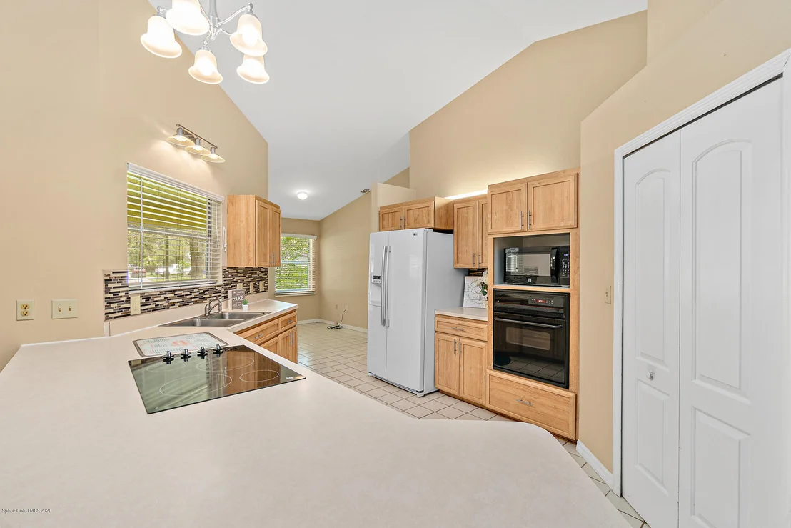 Photo of 1074 Red Bud Circle