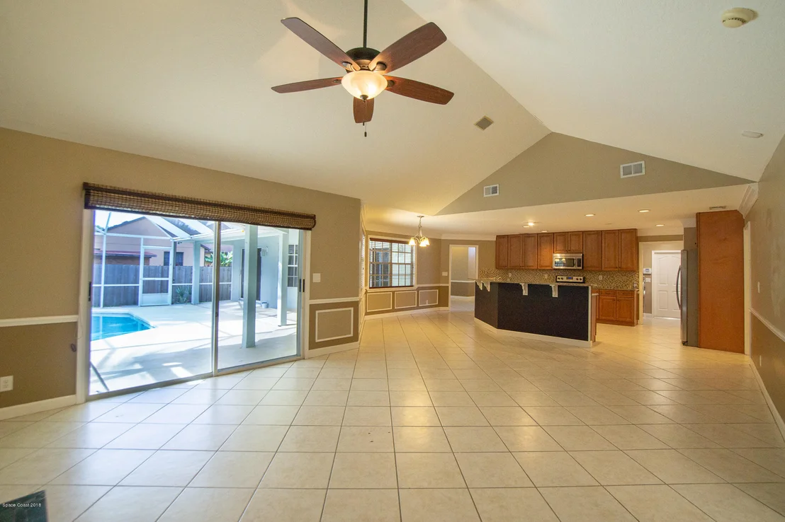 Photo of 652 Gilbert Drive NE