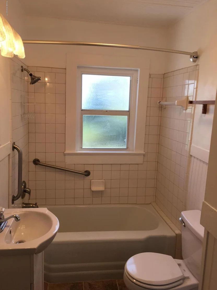 Photo of 801 Line Street