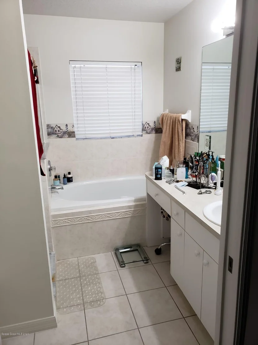 Photo of 2242 N Spring Creek Circle NE