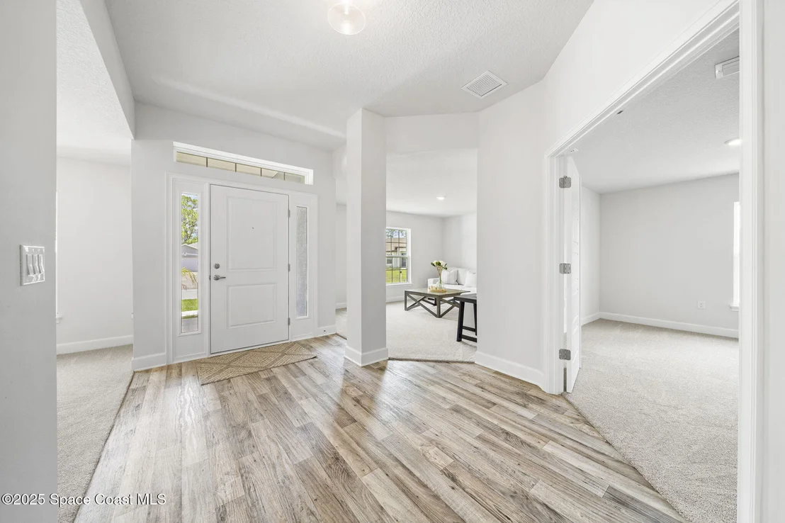 Photo of 920 Lyons Circle NW