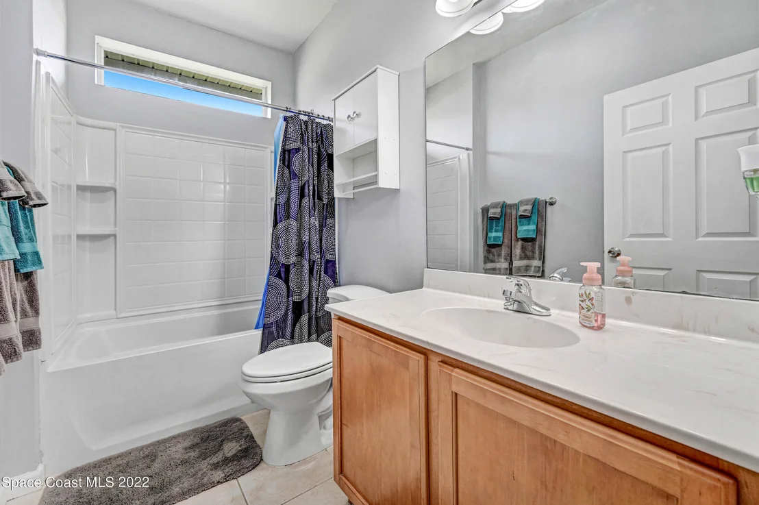 Photo of 880 Lyons Circle NW