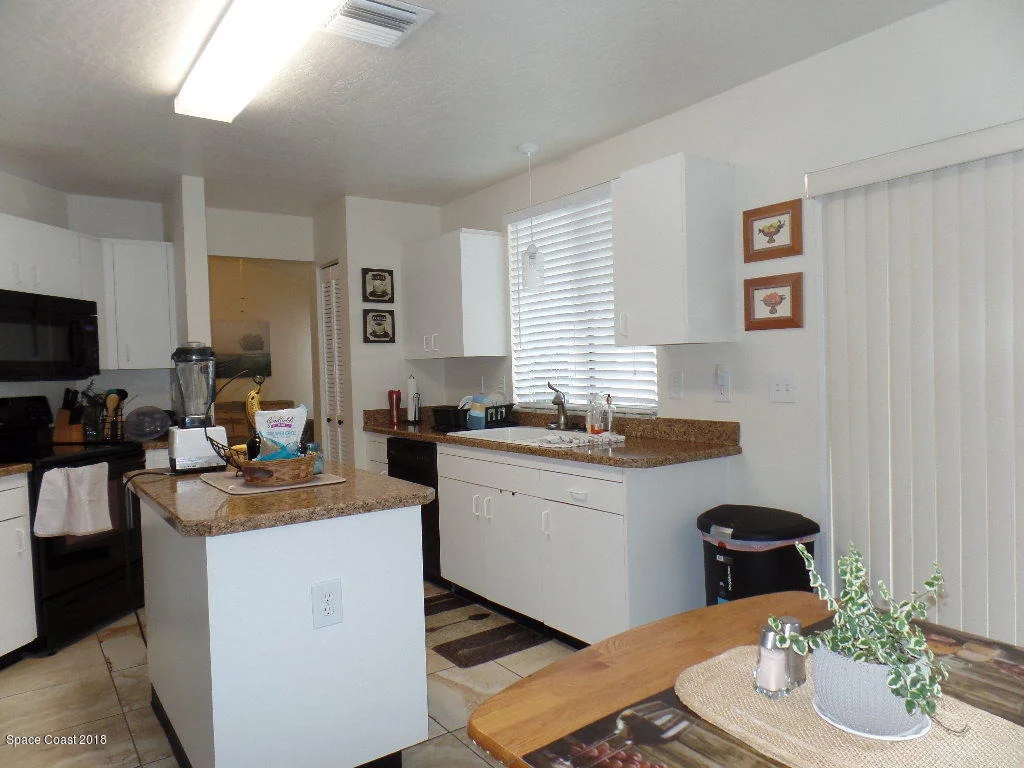 Photo of 1109 Goldenrod Circle NE