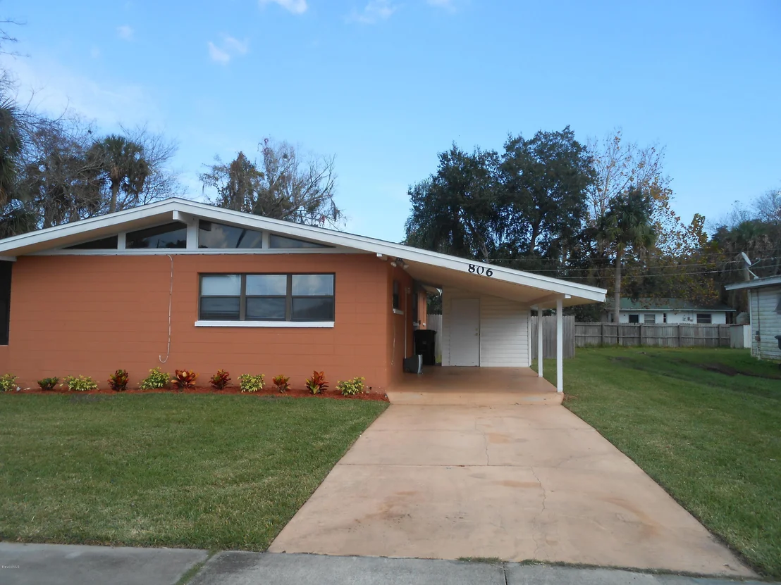 Photo of 806 Georgia Avenue