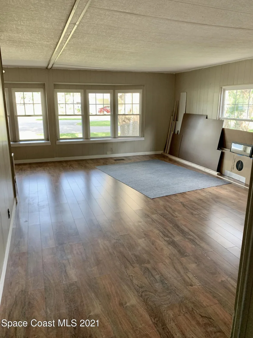 Photo of 195 Maplewood Boulevard