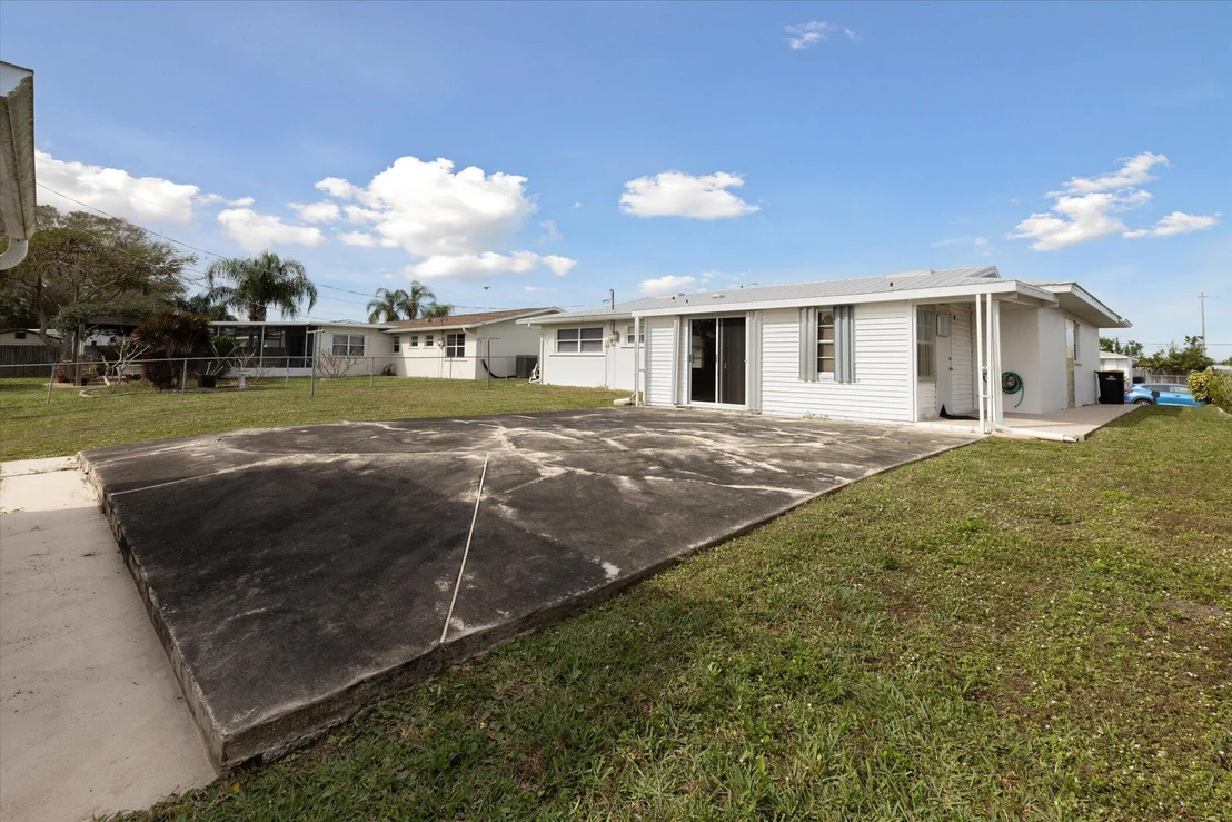 Photo of 2962 Chipper Drive NE
