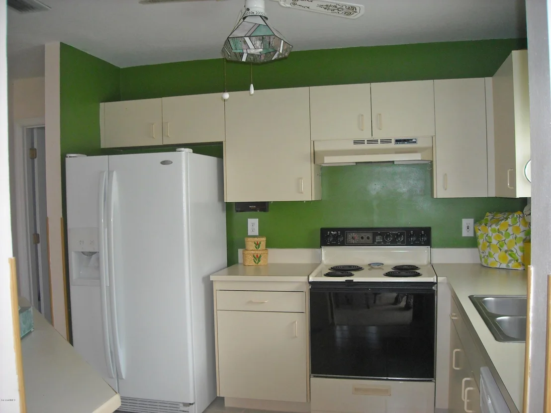 Photo of 993 NE Wateroak Drive