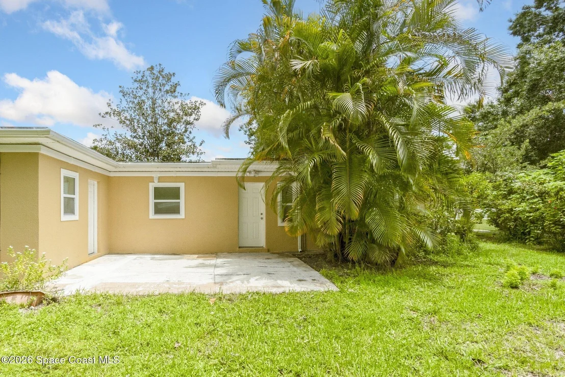 Photo of 175 NW Valencia Road