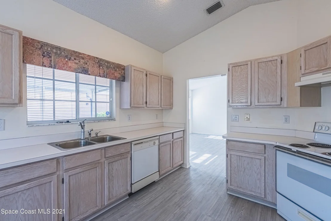 Photo of 1188 Goldenrod Circle NE