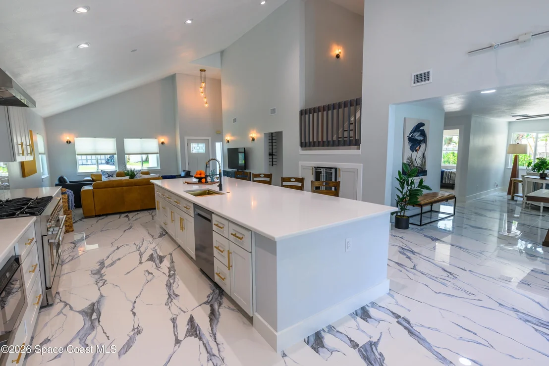 Photo of 398 Riverview Lane