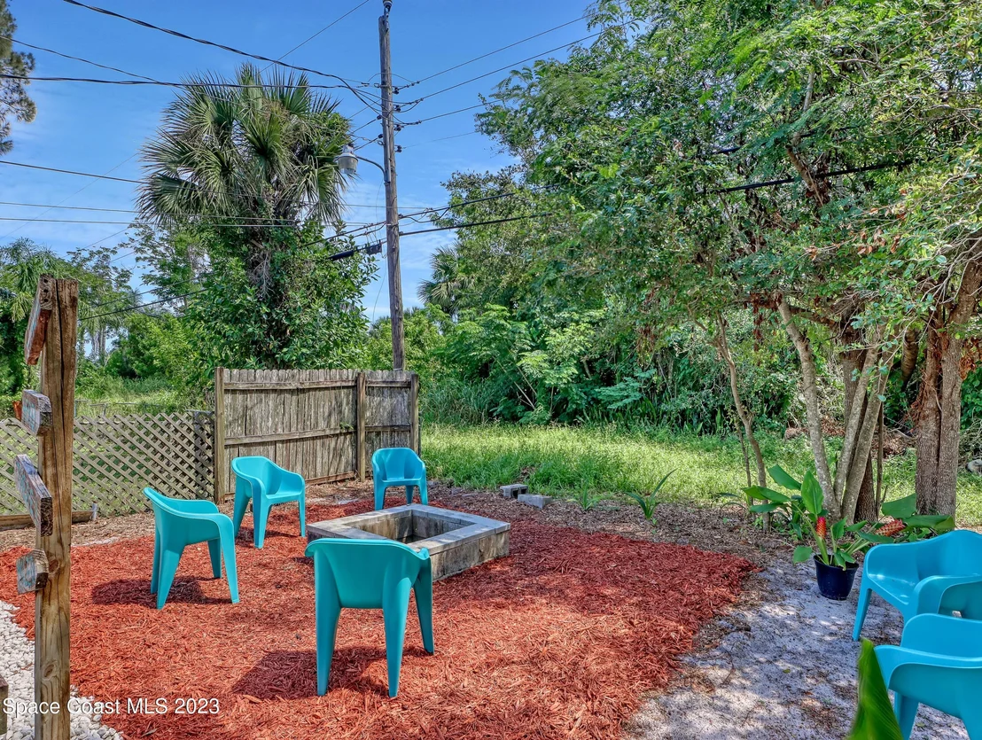 Photo of 695 Teak Drive