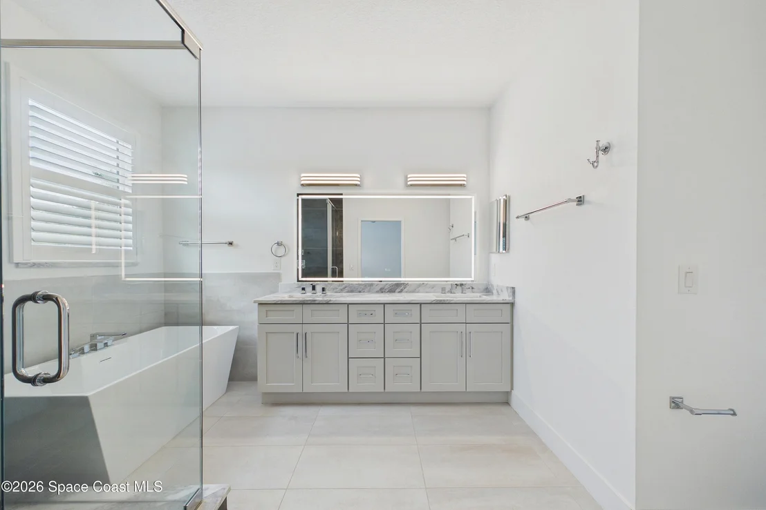 Photo of 2094 Hyde Parkway