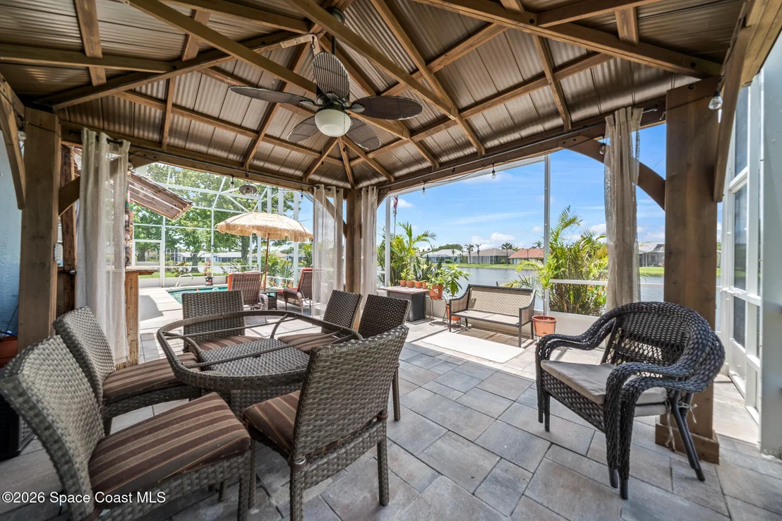 Photo of 950 Somerset Lane
