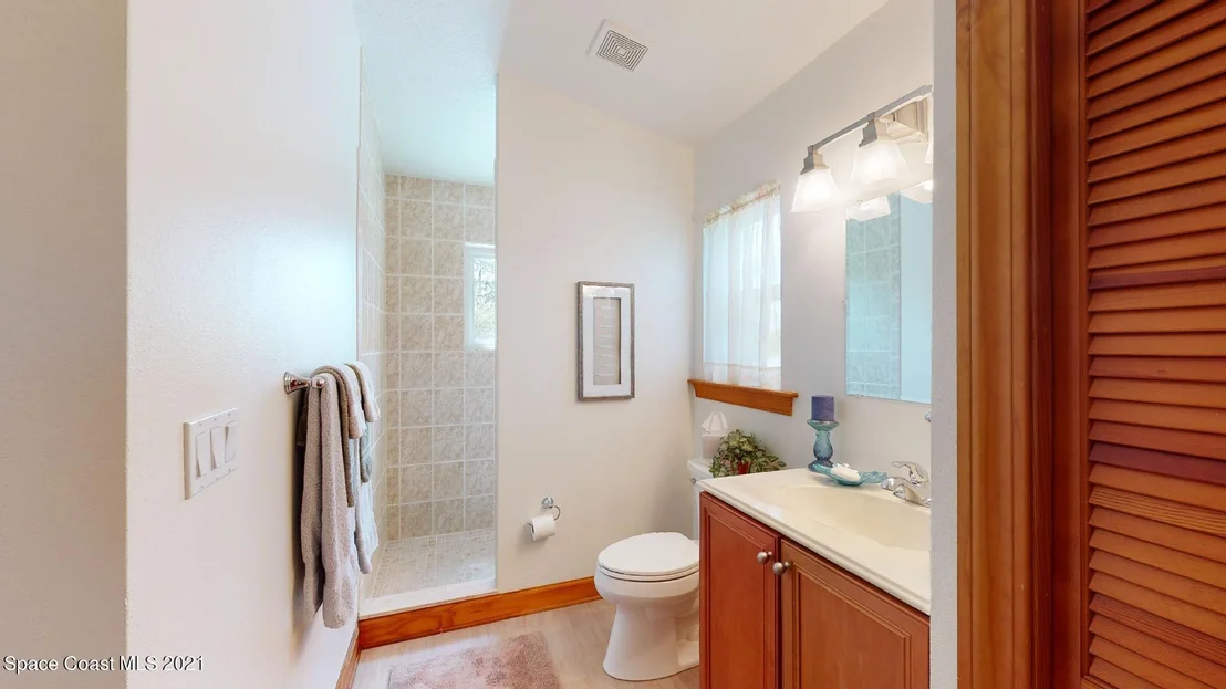 Photo of 400 Bay Point Drive