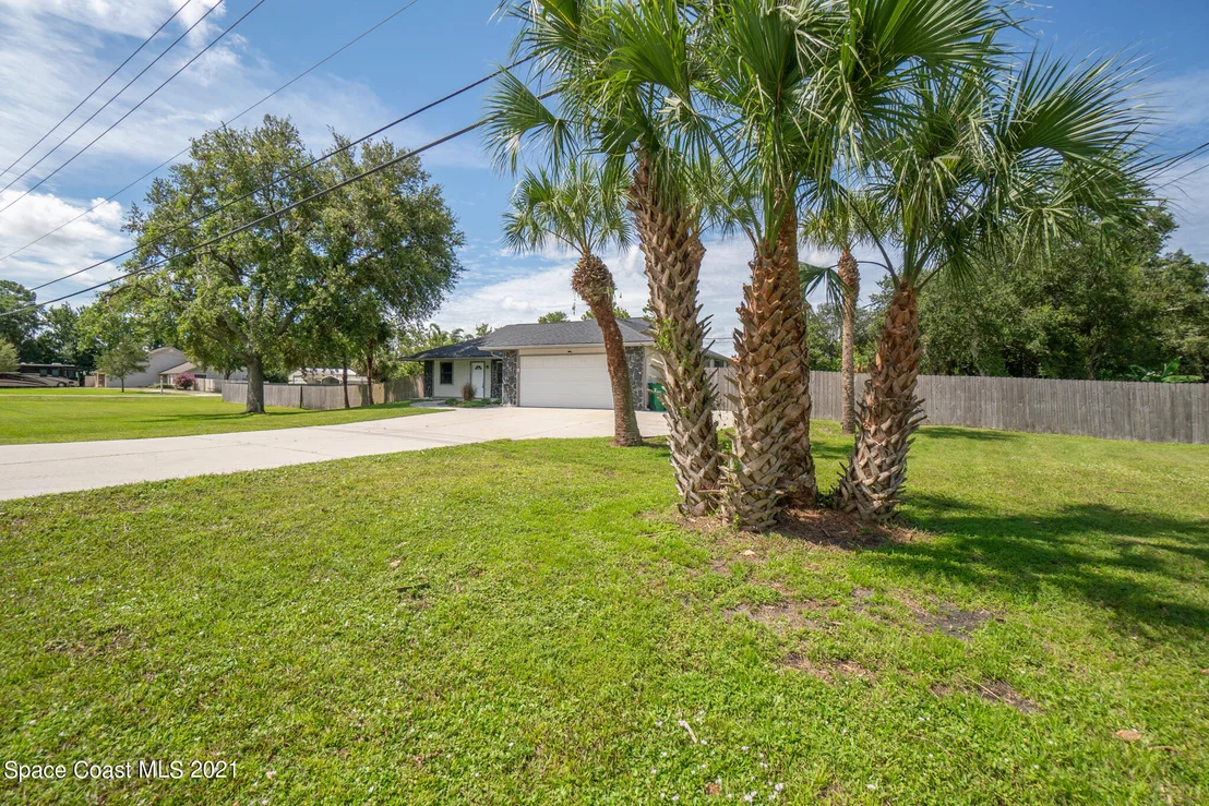 Photo of 4390 Alan Shepard Avenue