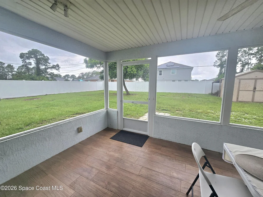 Photo of 910 Ithaca Avenue SE
