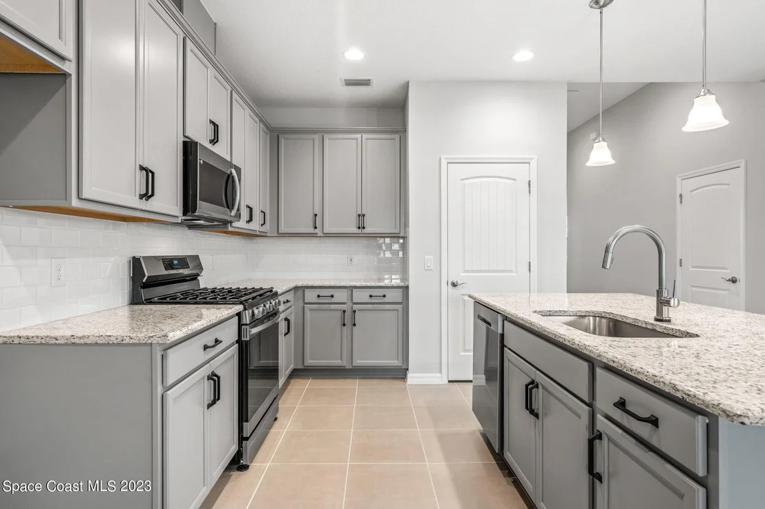 Photo of 8100 Lucent Court