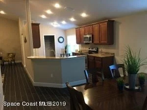 Photo of 831 Mandarin Drive NE