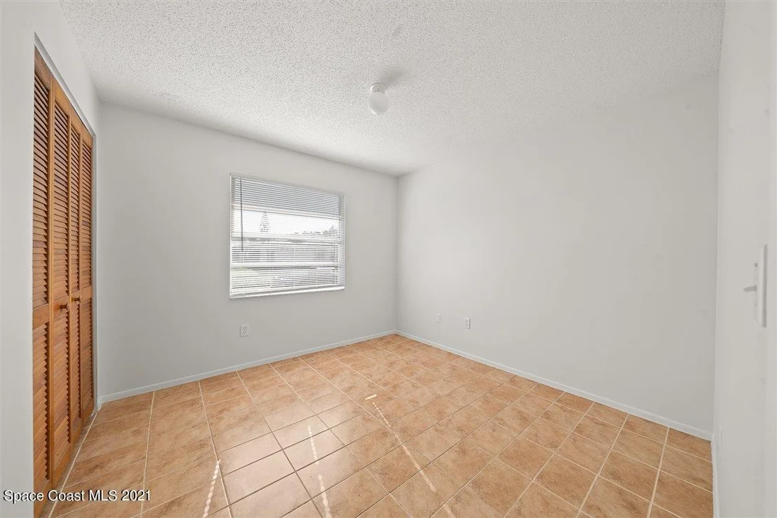 Photo of 550 Ford Circle W