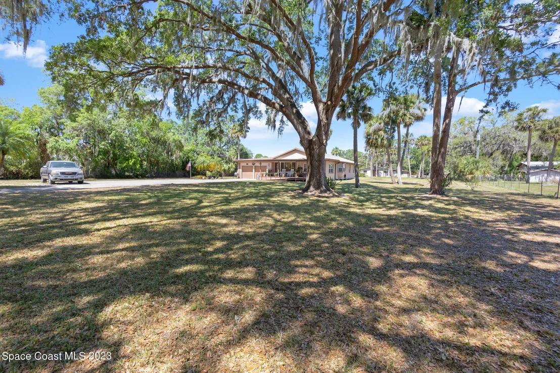Photo of 2490 Lake Drive