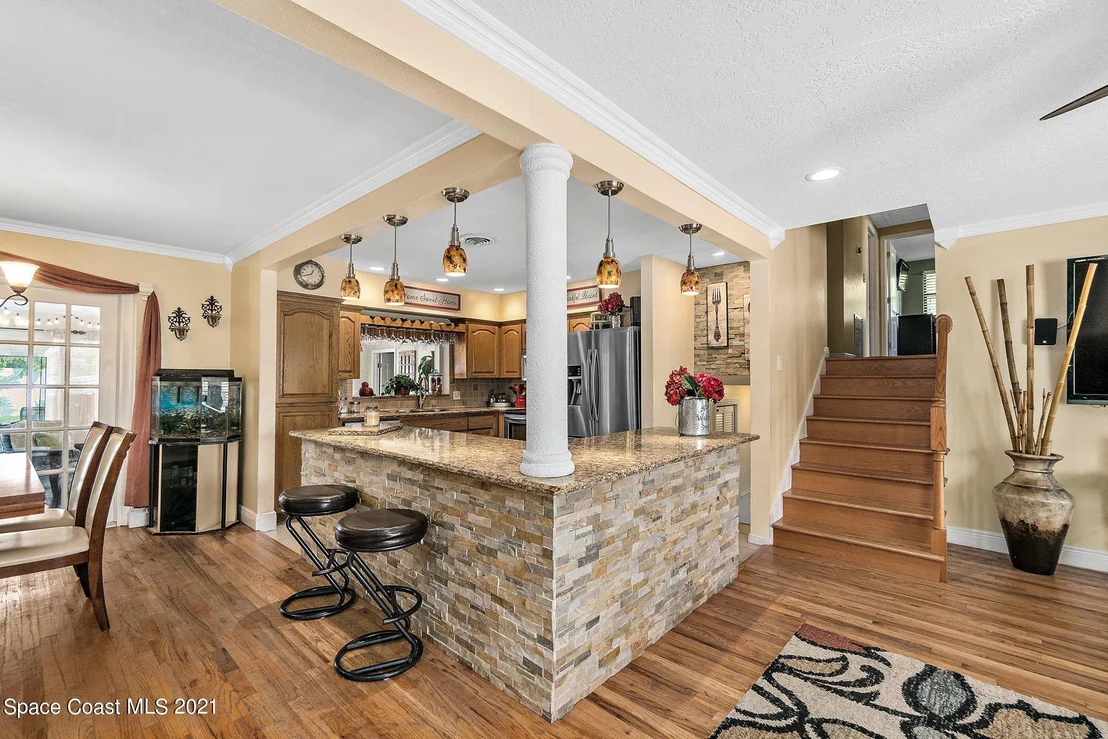 Photo of 1046 Pinetree Drive