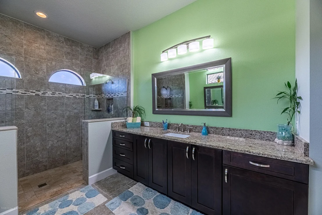 Photo of 824 Lorenza Place
