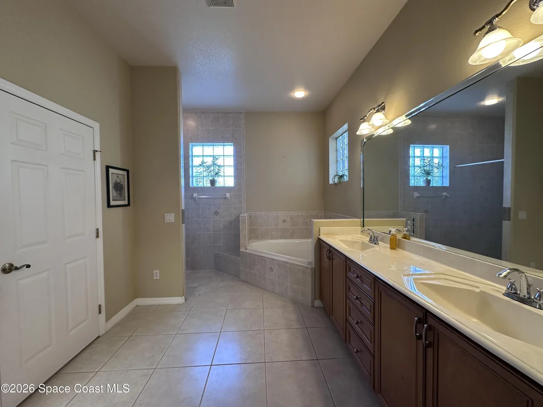 Photo of 883 Spring Oak Drive