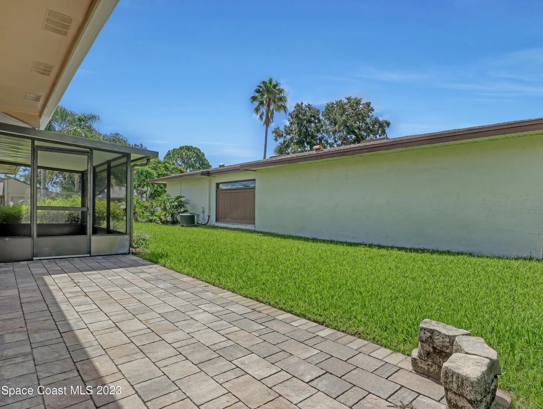 Photo of 220 Applewood Circle