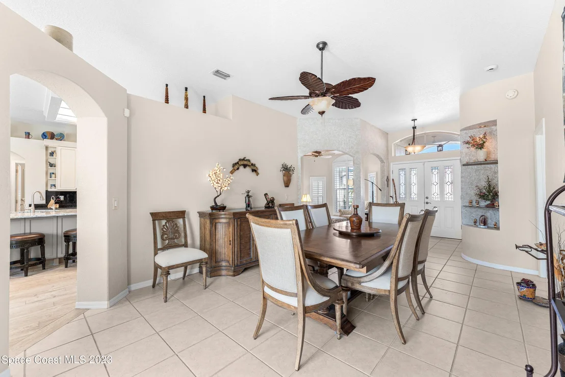 Photo of 665 Carriage Hill Road