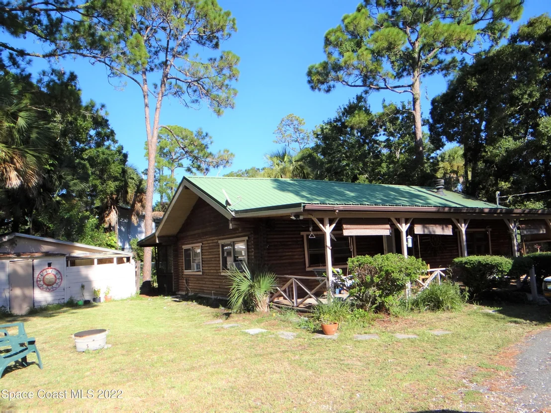 Photo of 690 La Veta Drive