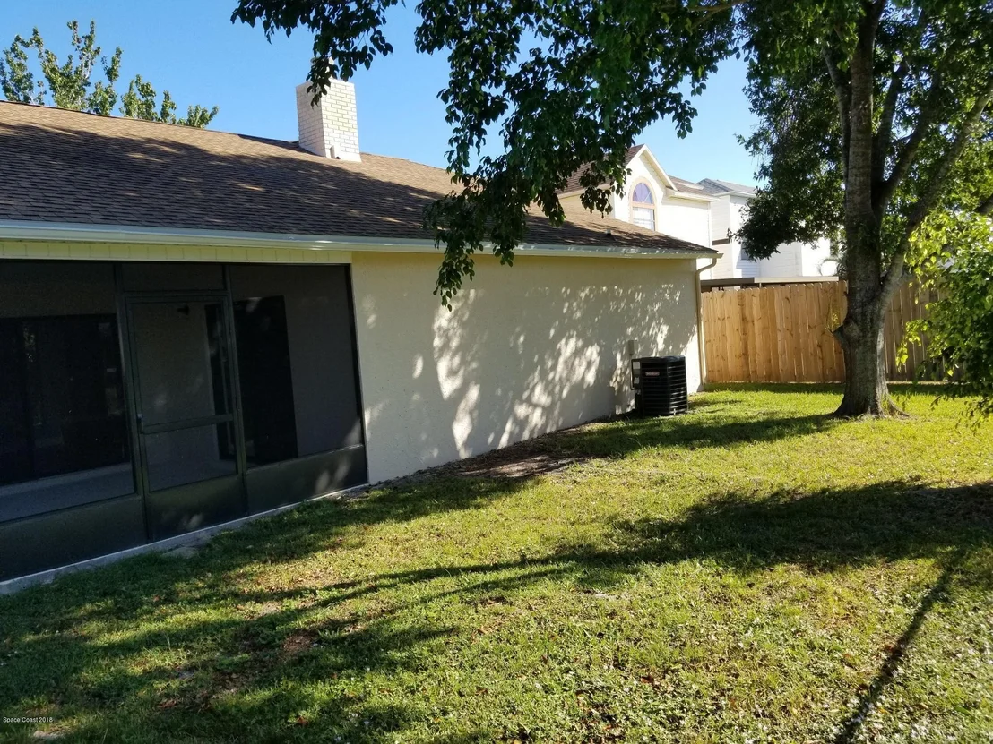 Photo of 1660 Clover Circle