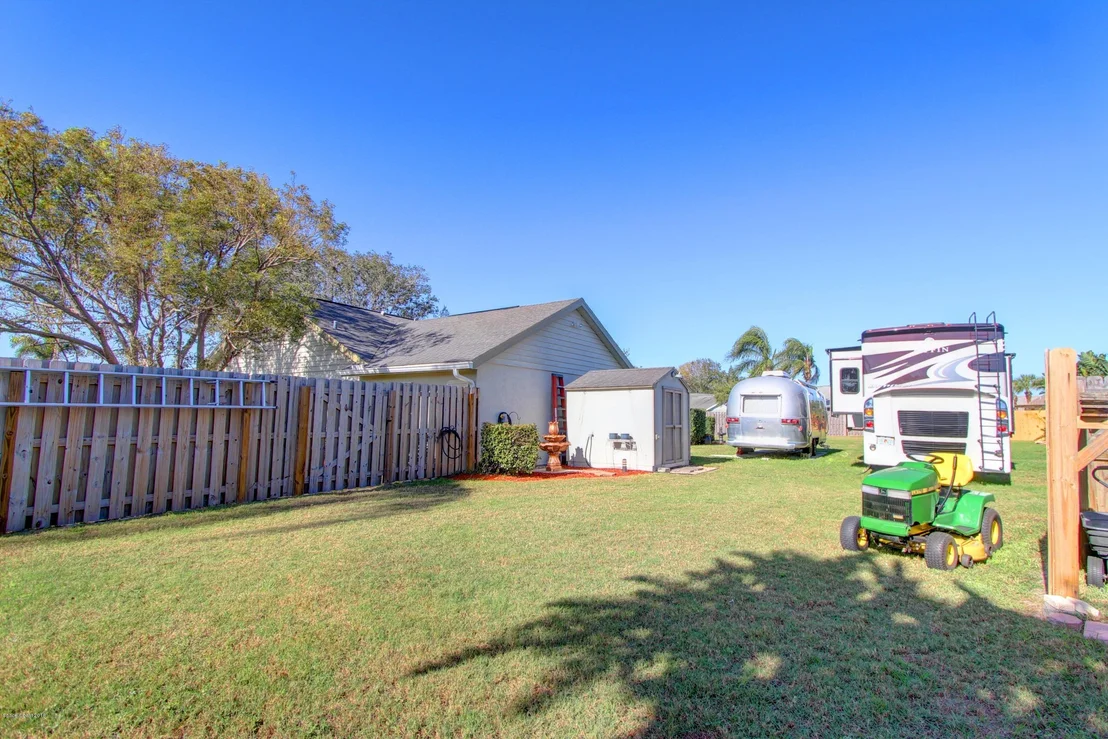 Photo of 1237 Lakeview Drive