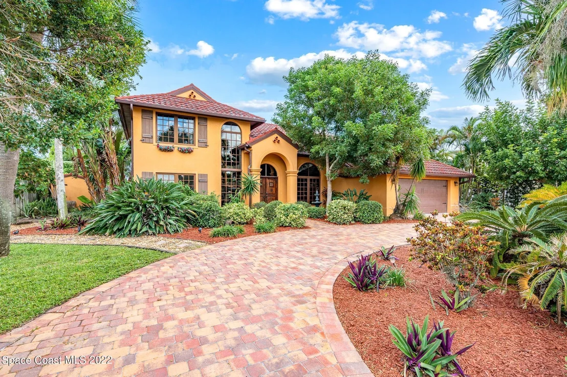 Photo of 442 Riverview Lane