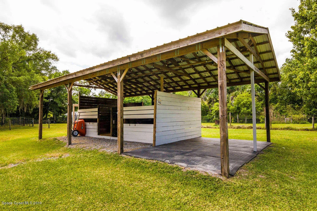 Photo of 5015 State Road 46