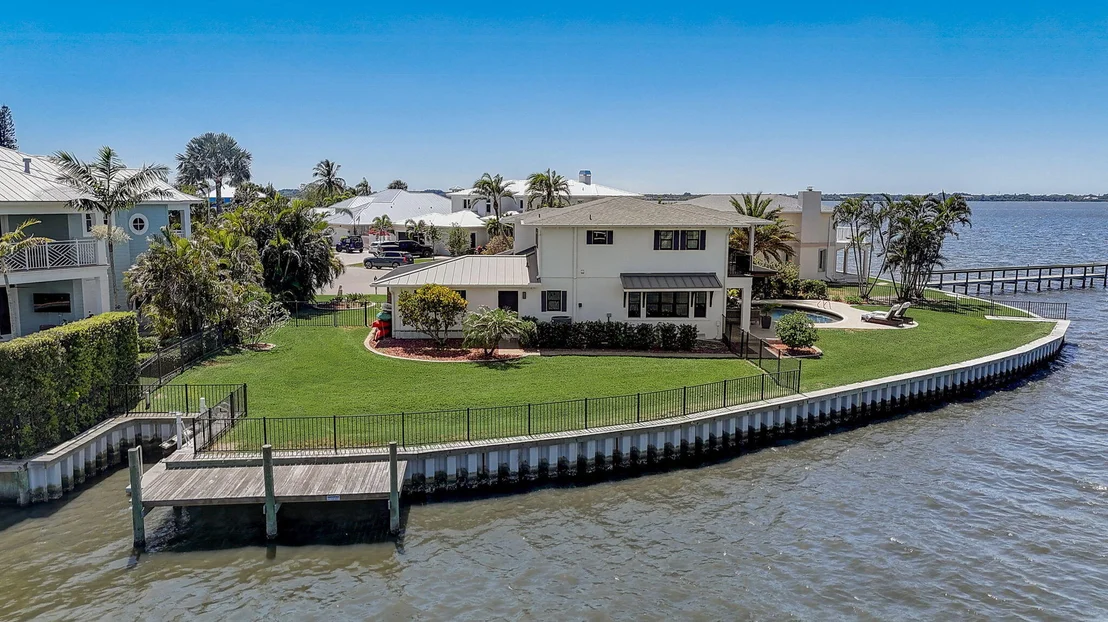 Photo of 451 River View Lane